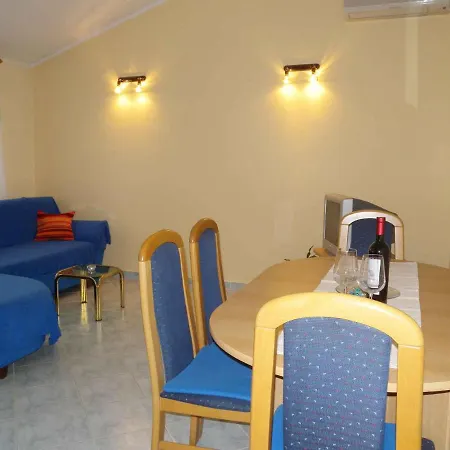 Apartment In Pula/Istrien 17385 Pula