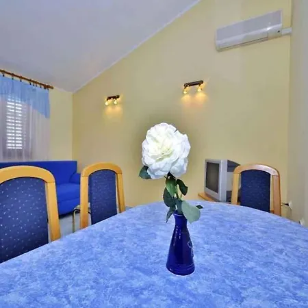 In - Istrien 17385 Apartamento *