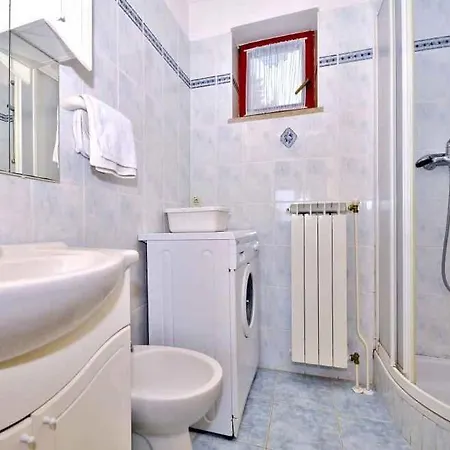 Apartment Apartment In Pula/Istrien 17385