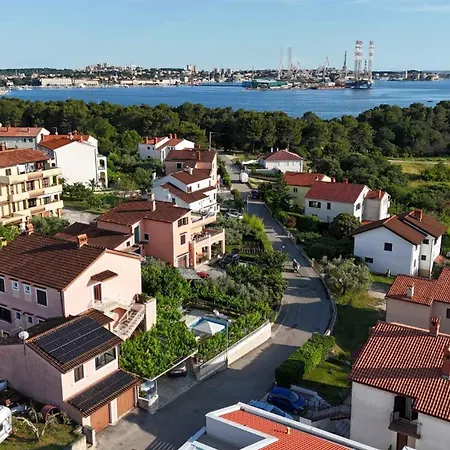 Apartment In Pula - Istrien 17385 Pula