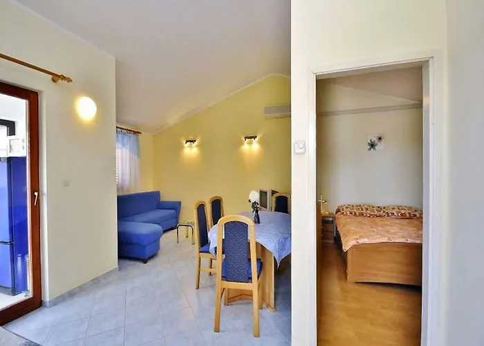 Apartment In Pula - Istrien 17385 Pula