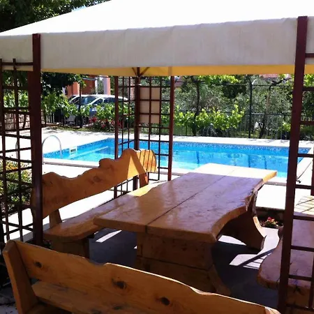 Apartment In Pula - Istrien 17385 Pula