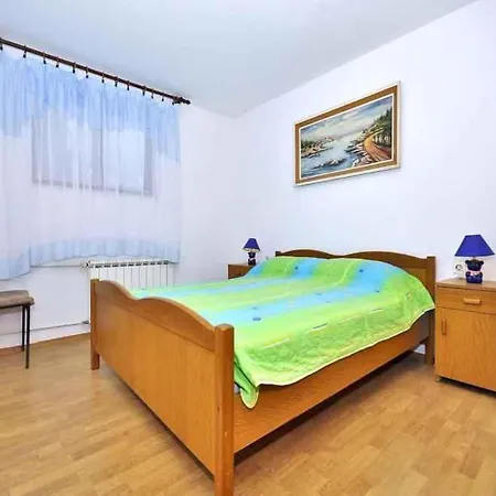 Apartment In Pula/Istrien 17385