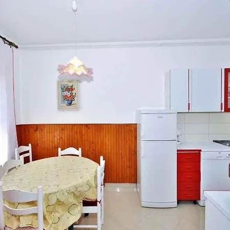 Apartment In Pula/Istrien 17385