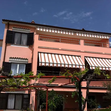 Apartment Apartment In Pula - Istrien 17385