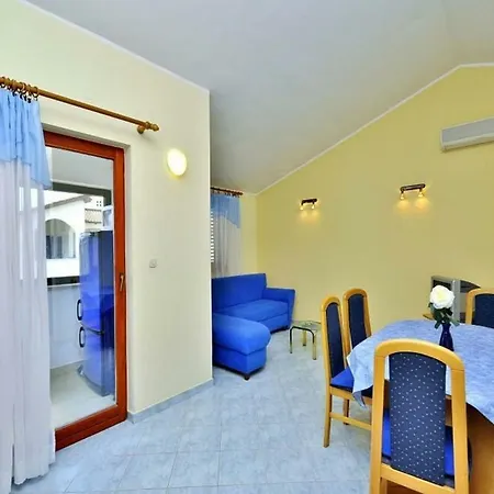 Apartment Keres II 10852 Pula